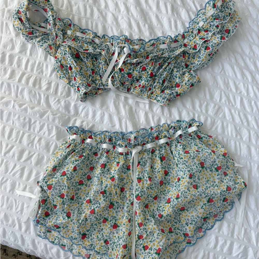 For Love And Lemons Strawberry Floral Ruffle Set - Picture 5 of 7